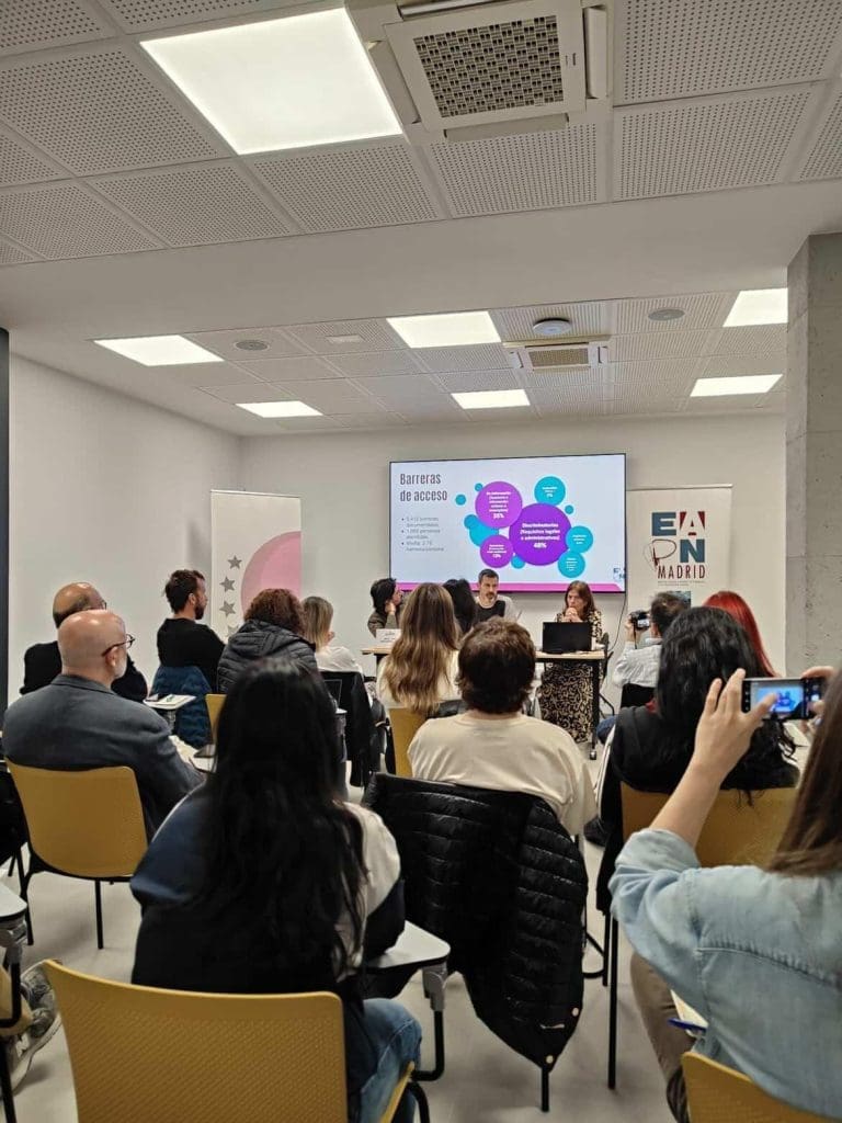 Hoy, 7 de abril, Día Mundial de la Salud, EAPN Madrid ha presentado el “II Informe de barreras al Sistema Nacional de Salud en poblaciones vulnerabilizadas en la Comunidad de Madrid” 1 WhatsApp Image 2026 04 07 at 15.03.25 6